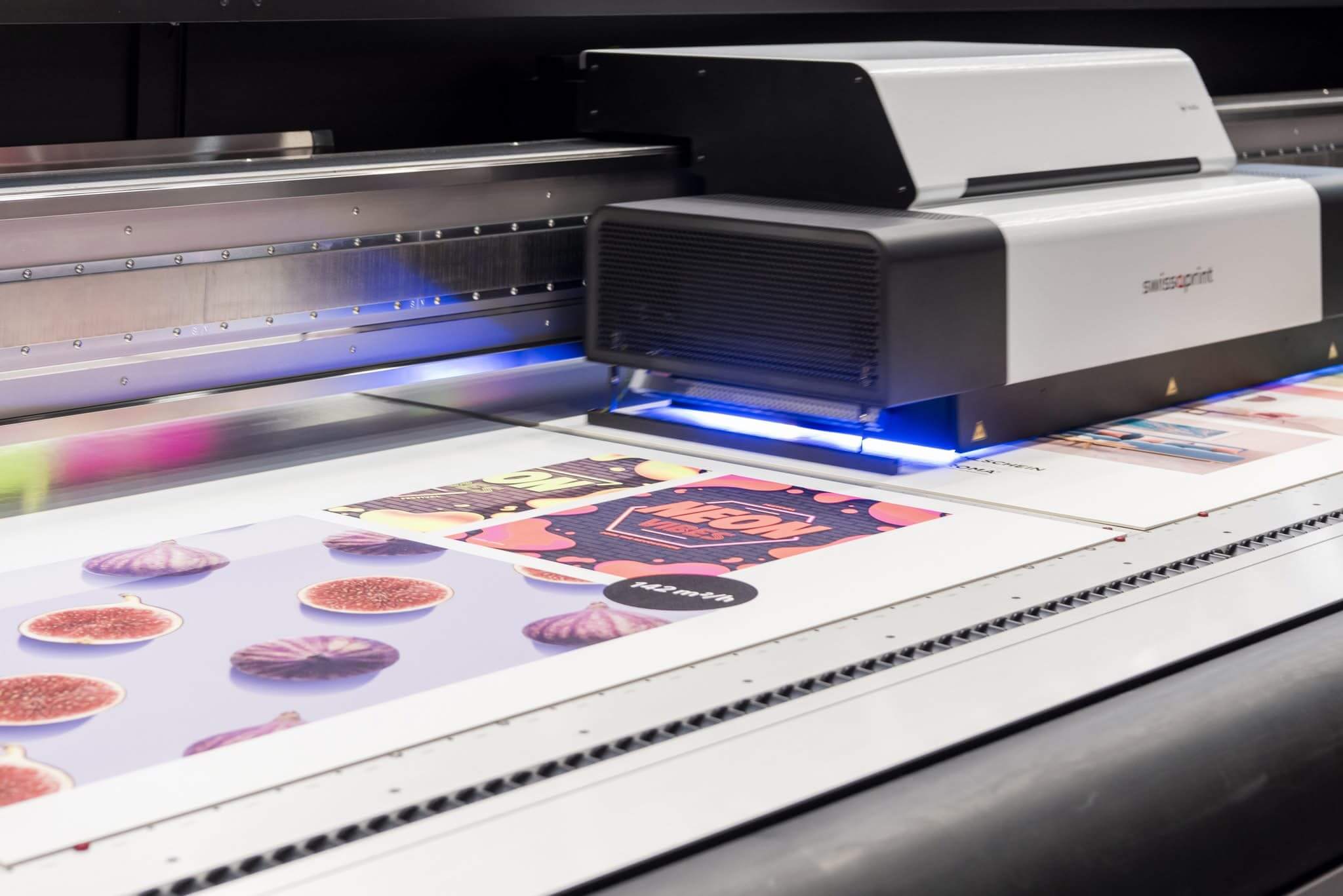 <font size="6pt">關於天地</font>